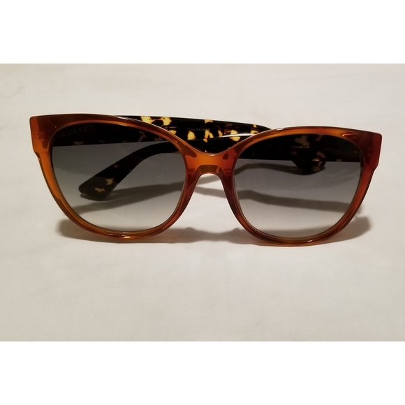 GUCCI Authentic Sunglasses 🐅 - Picture 6 of 8